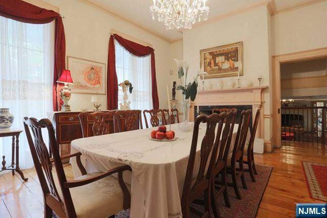 5 Bedroom Single Family Home/House's Image 12