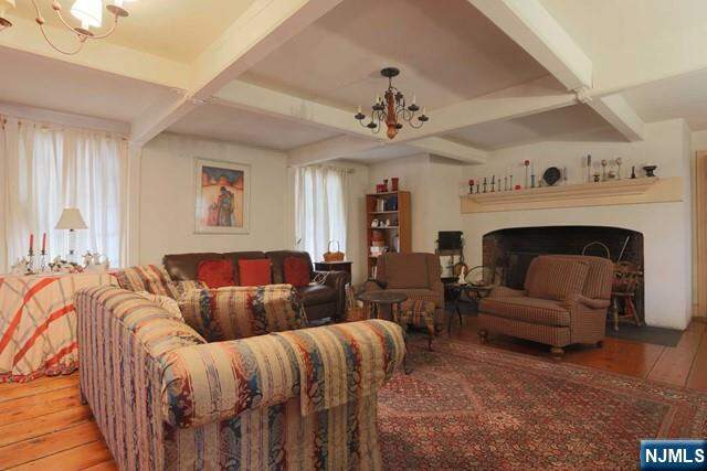 5 Bedroom Single Family Home/House's Image 15