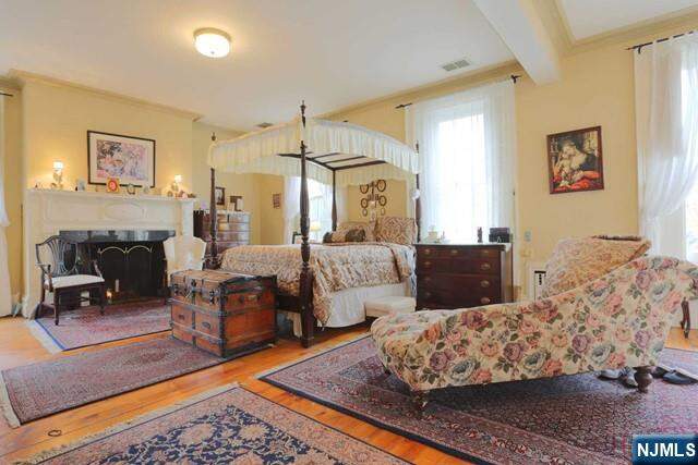 5 Bedroom Single Family Home/House's Image 16