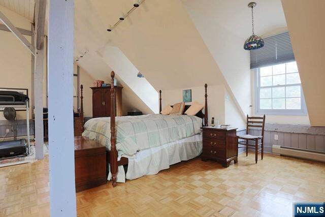 5 Bedroom Single Family Home/House's Image 19
