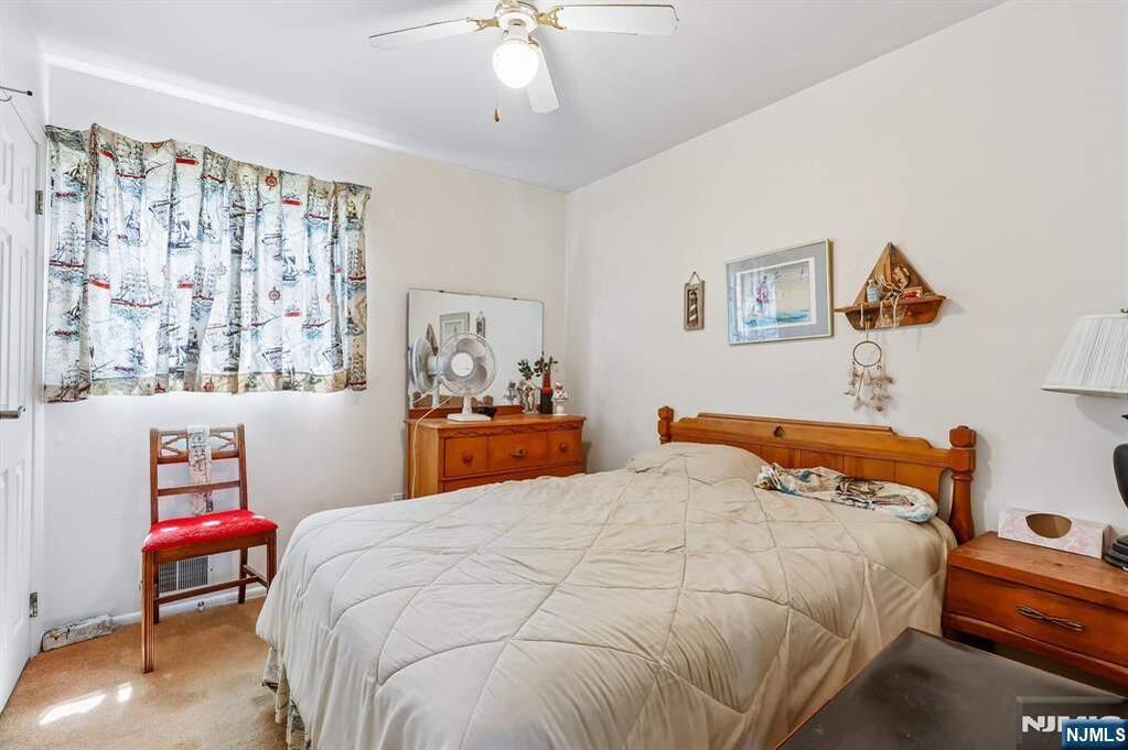 4 Bedroom Single Family Home/House's Image 9
