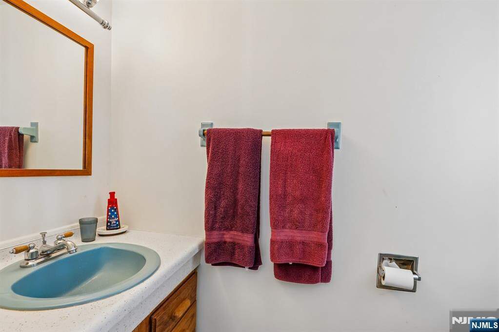 4 Bedroom Single Family Home/House's Image 17