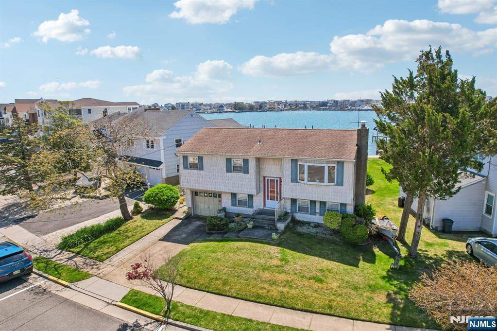 4 Bedroom Single Family Home/House's Image 21