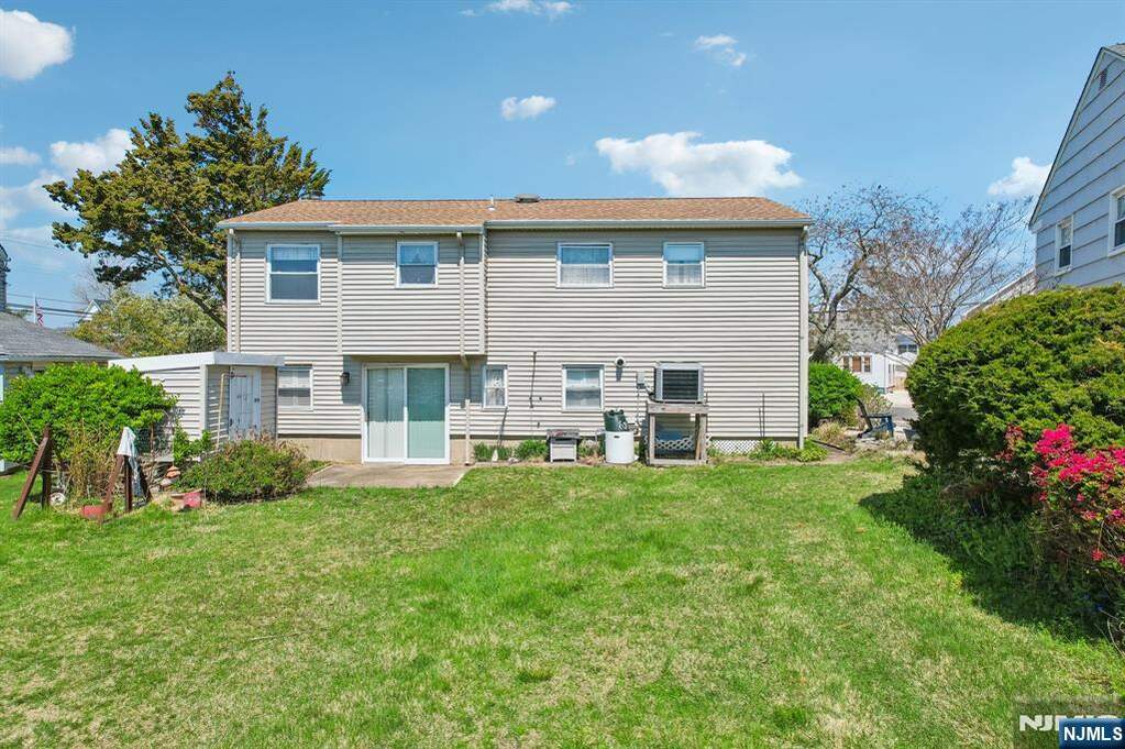 4 Bedroom Single Family Home/House's Image 36