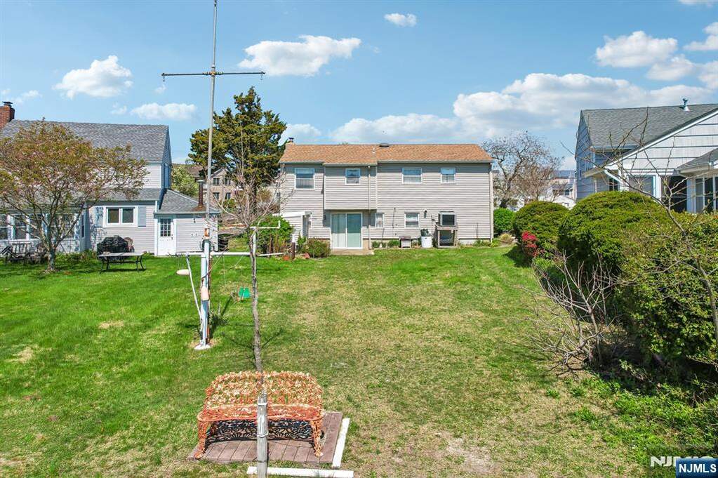 4 Bedroom Single Family Home/House's Image 37