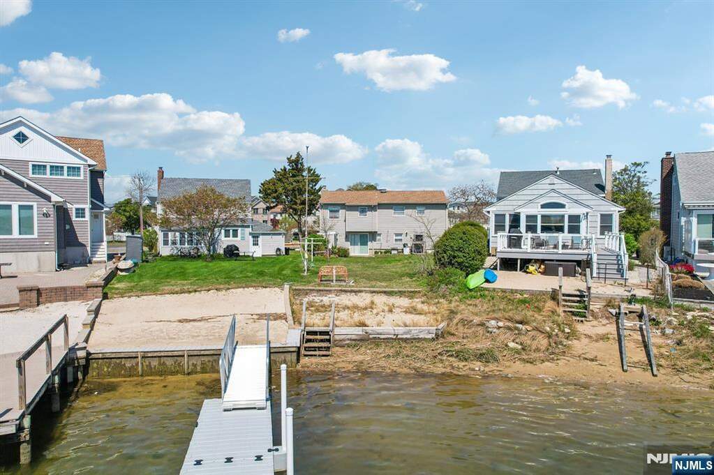 4 Bedroom Single Family Home/House's Image 40