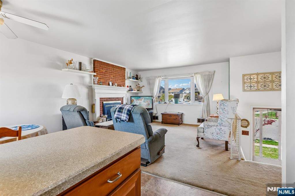 4 Bedroom Single Family Home/House's Image 5