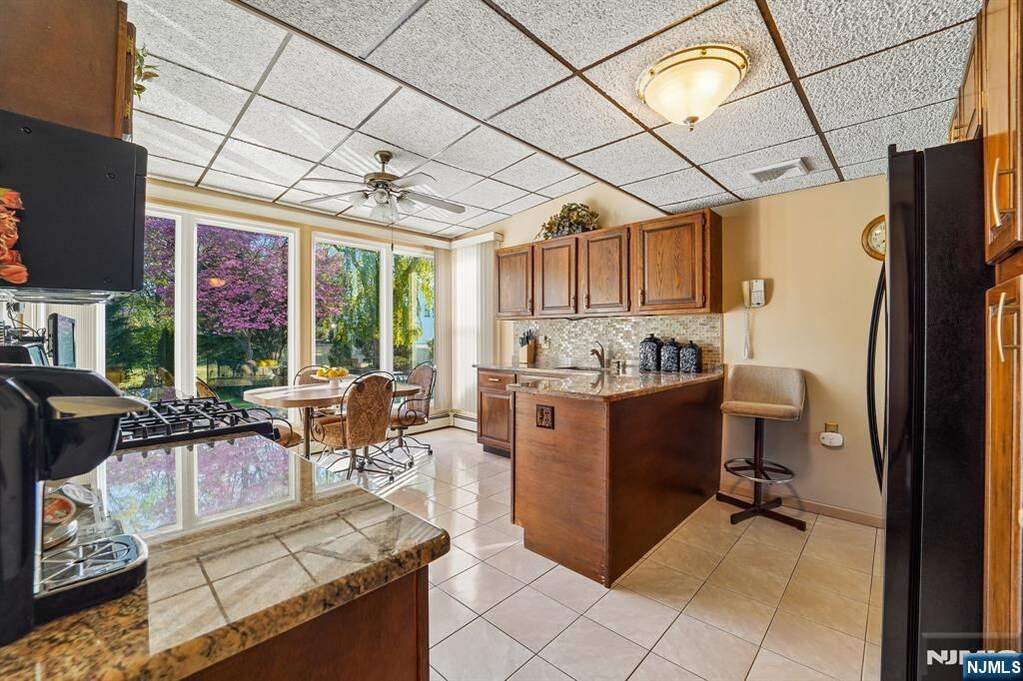 3 Bedroom Single Family Home/House's Image 7