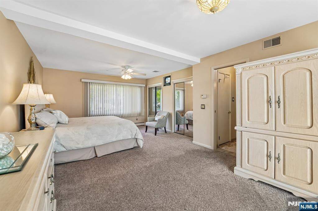 3 Bedroom Single Family Home/House's Image 11