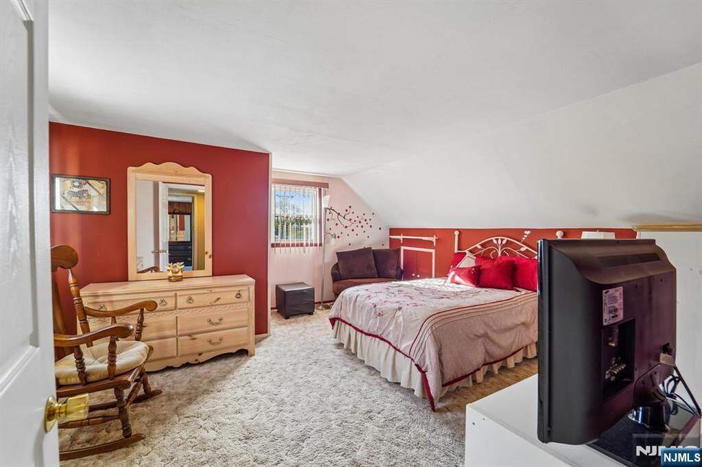 3 Bedroom Single Family Home/House's Image 17
