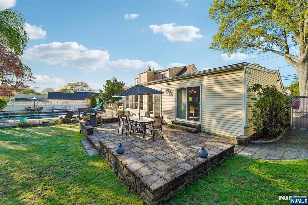 3 Bedroom Single Family Home/House's Image 23