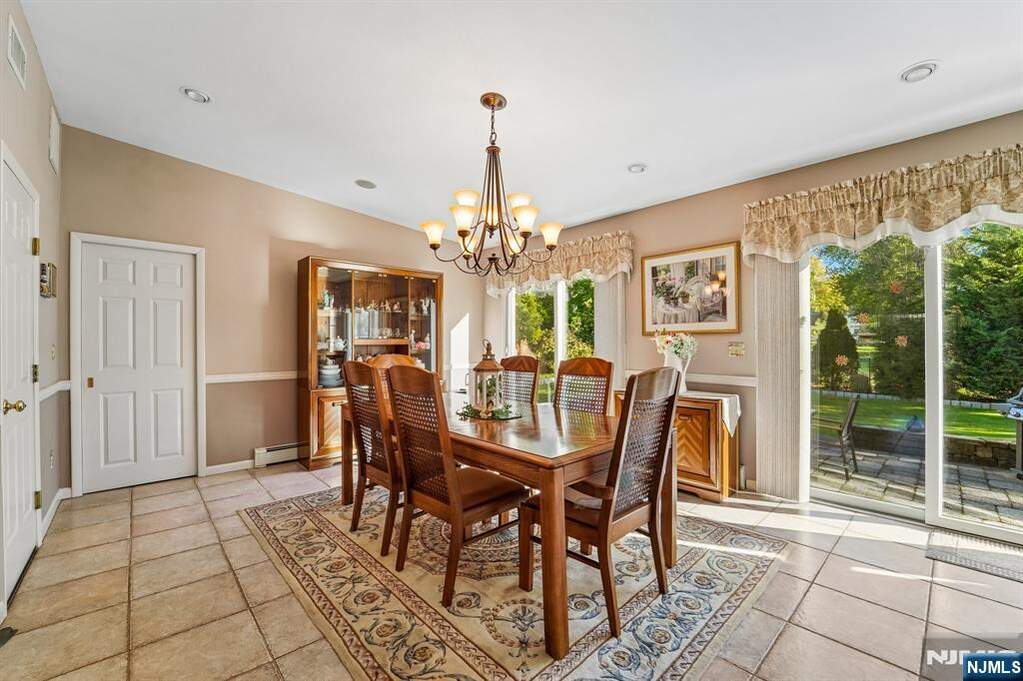 3 Bedroom Single Family Home/House's Image 4
