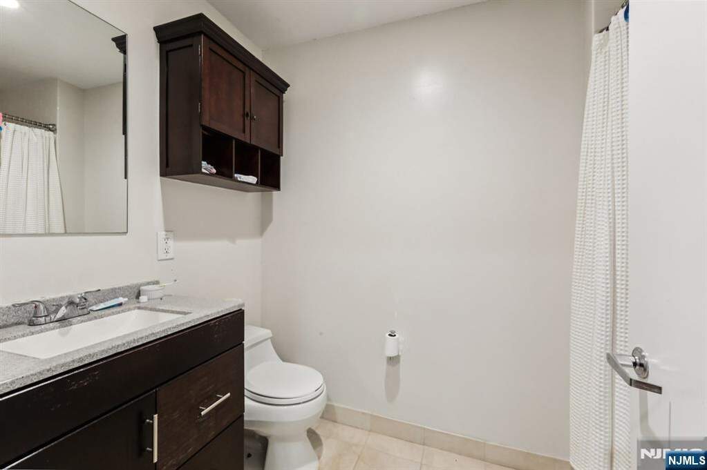 2 Bedroom Apartment/Flat's Image 11
