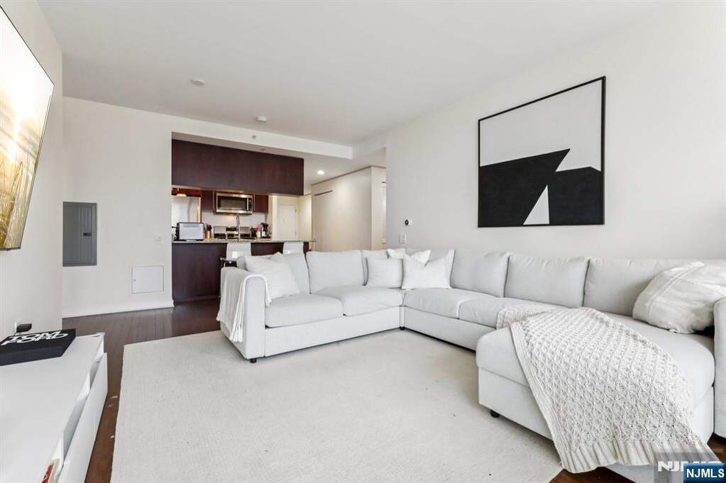 2 Bedroom Apartment/Flat's Image 4