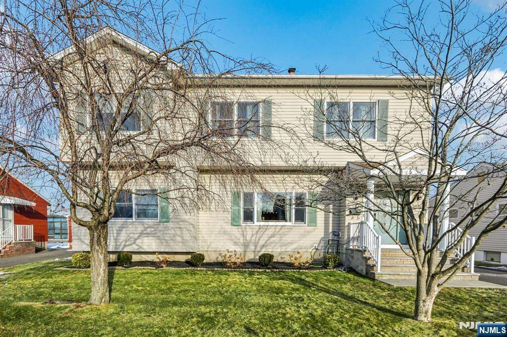 6 Bedroom Single Family Home/House's Image 47