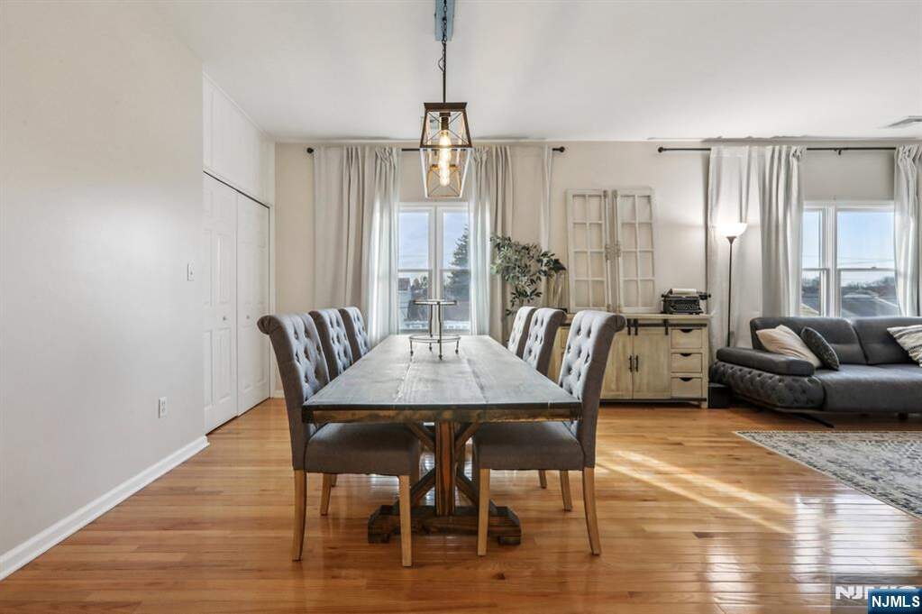 6 Bedroom Multi Unit's Image 22