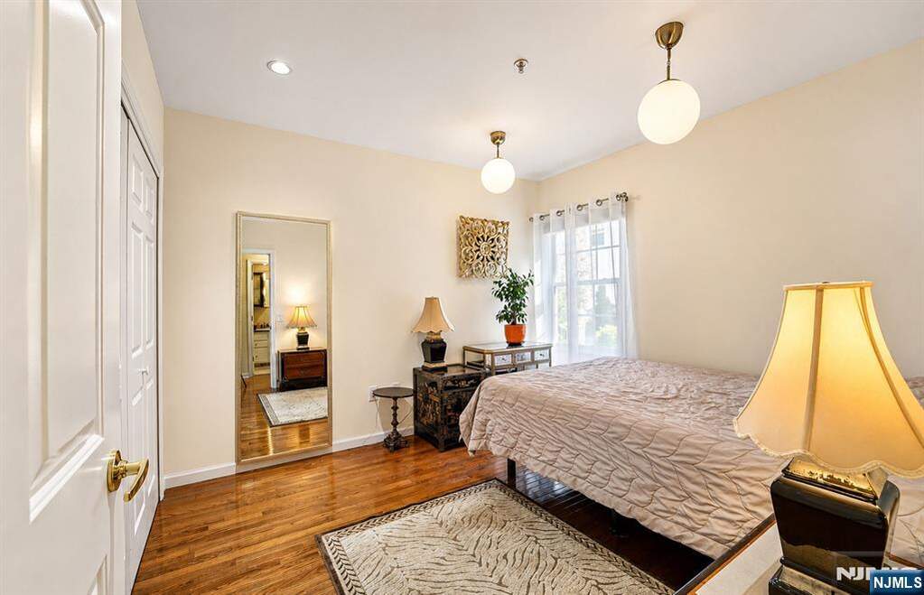 2 Bedroom Apartment/Flat's Image 11