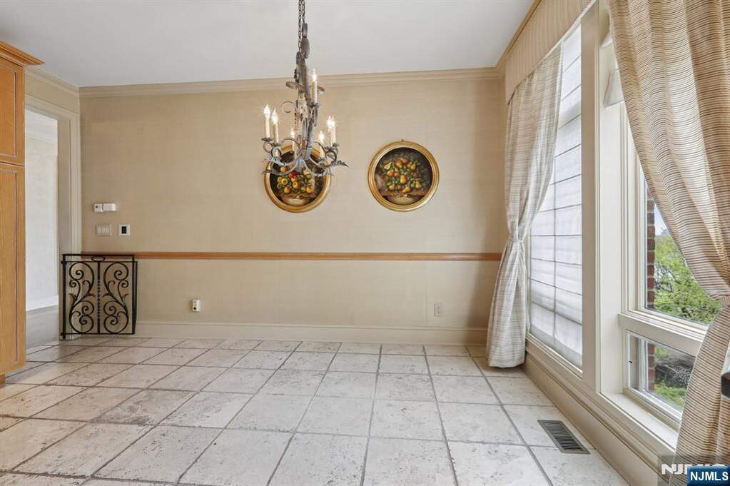 3 Bedroom Villa/Townhouse's Image 11