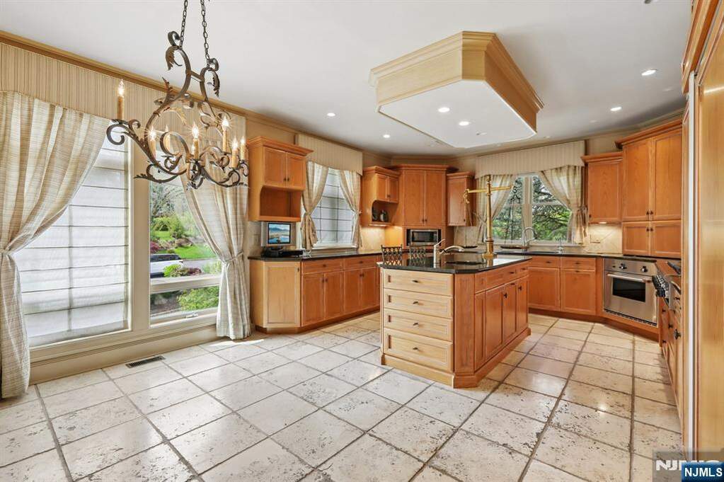 3 Bedroom Villa/Townhouse's Image 12