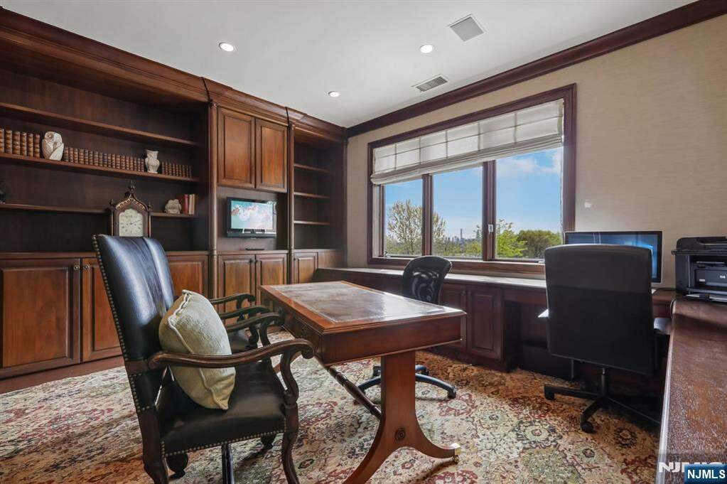3 Bedroom Villa/Townhouse's Image 21