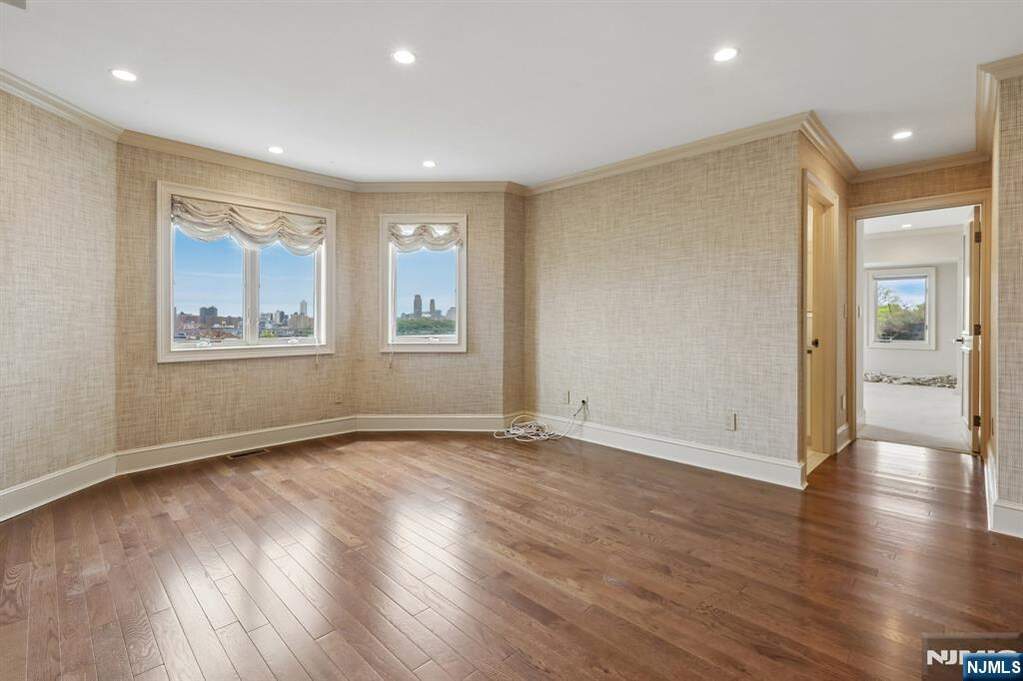3 Bedroom Villa/Townhouse's Image 32