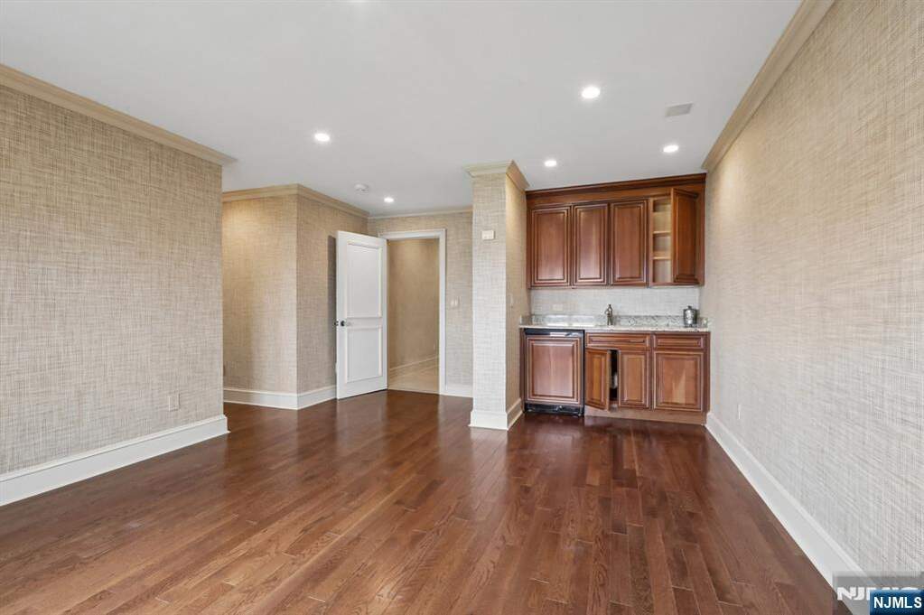 3 Bedroom Villa/Townhouse's Image 33