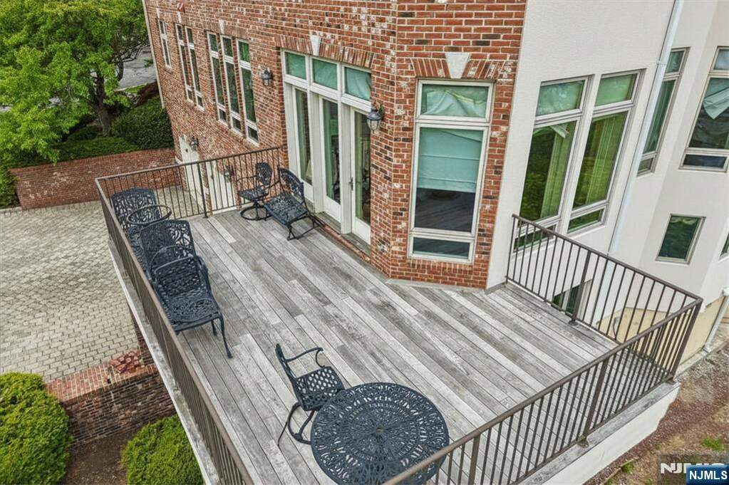 3 Bedroom Villa/Townhouse's Image 42