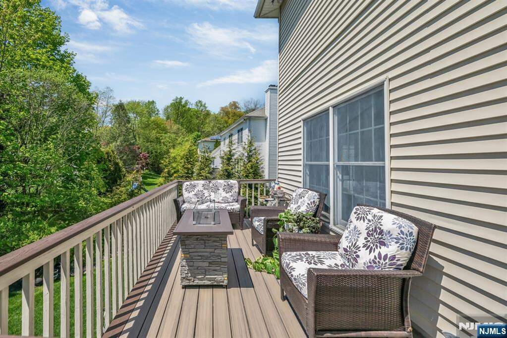 5 Bedroom Single Family Home/House's Image 42