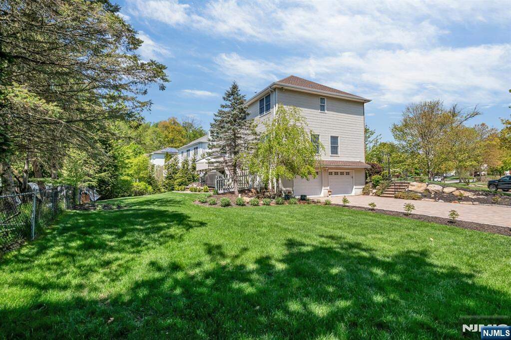5 Bedroom Single Family Home/House's Image 46