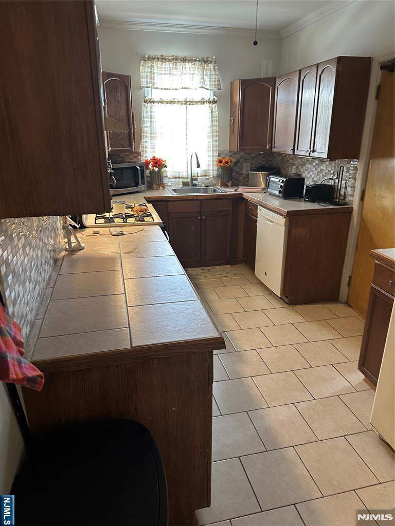 8 Bedroom Multi Unit's Image 10