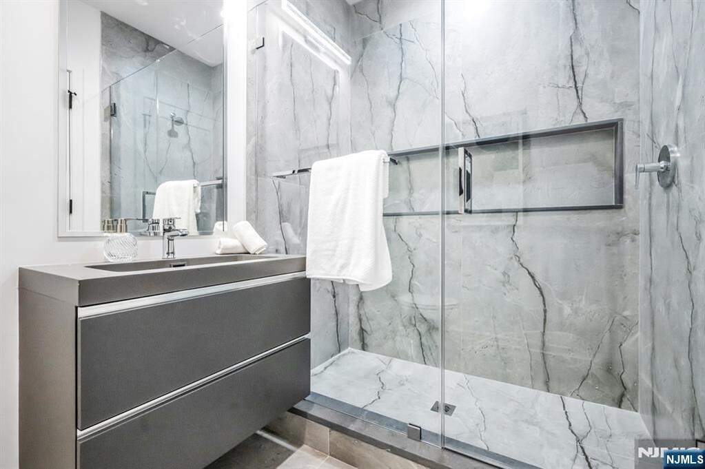 3 Bedroom Villa/Townhouse's Image 19