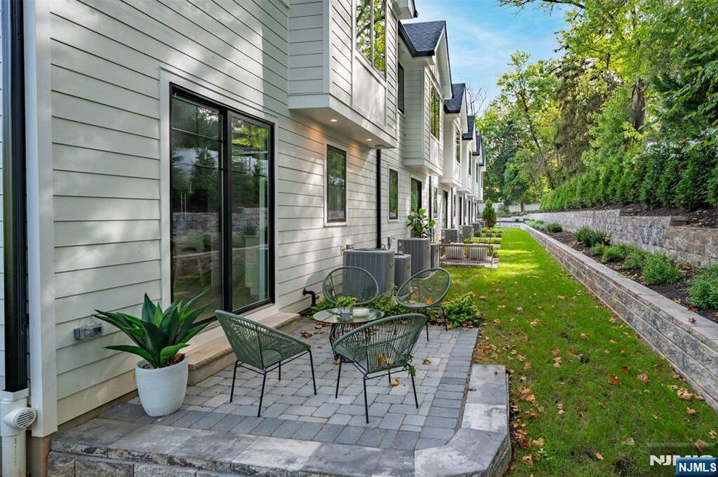 3 Bedroom Villa/Townhouse's Image 27