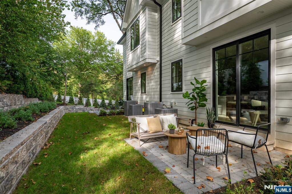 3 Bedroom Villa/Townhouse's Image 28