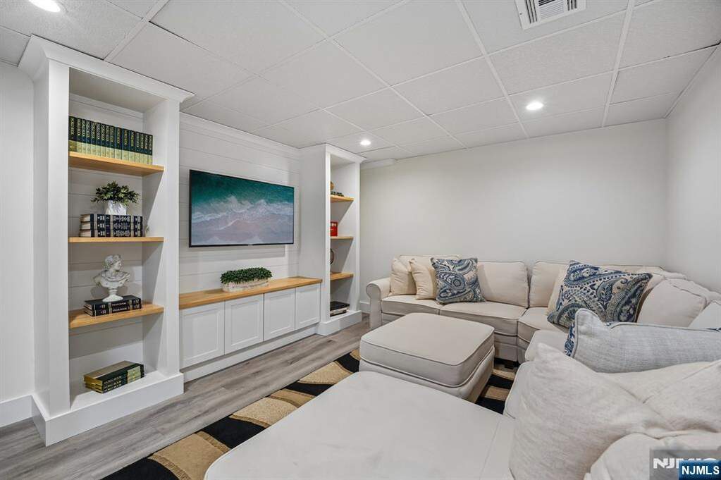 3 Bedroom Single Family Home/House's Image 20