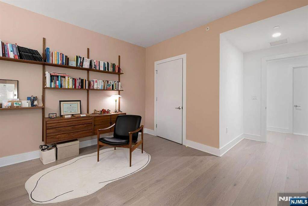 2 Bedroom Apartment/Flat's Image 11