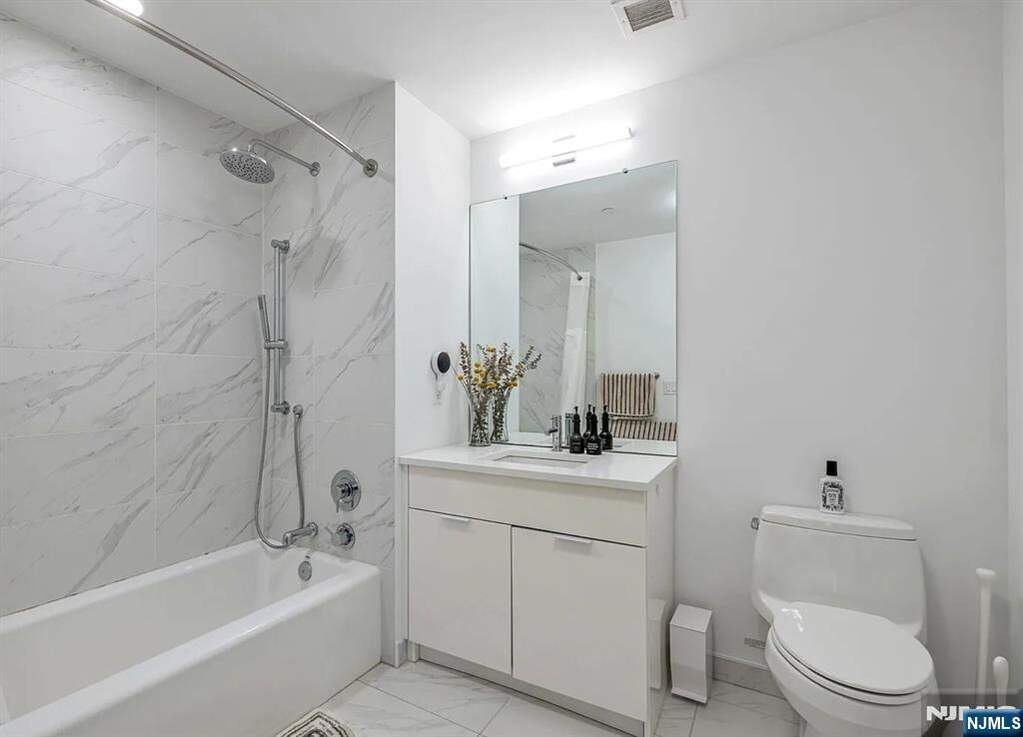 2 Bedroom Apartment/Flat's Image 13