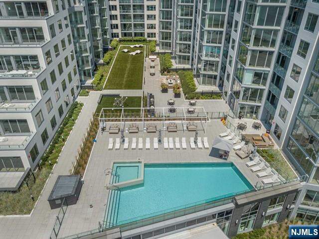 2 Bedroom Apartment/Flat's Image 23