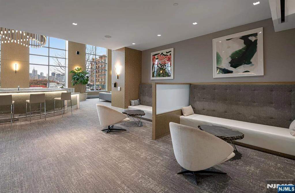2 Bedroom Apartment/Flat's Image 31