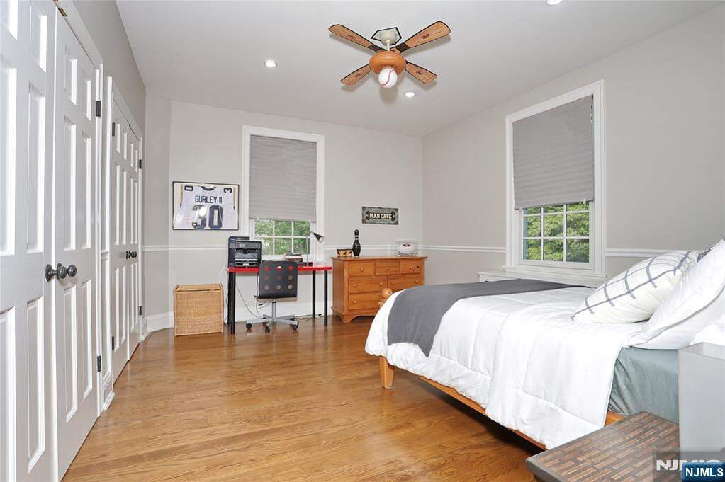 7 Bedroom Single Family Home/House's Image 29