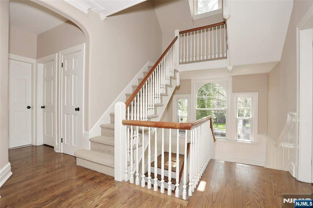 7 Bedroom Single Family Home/House's Image 47