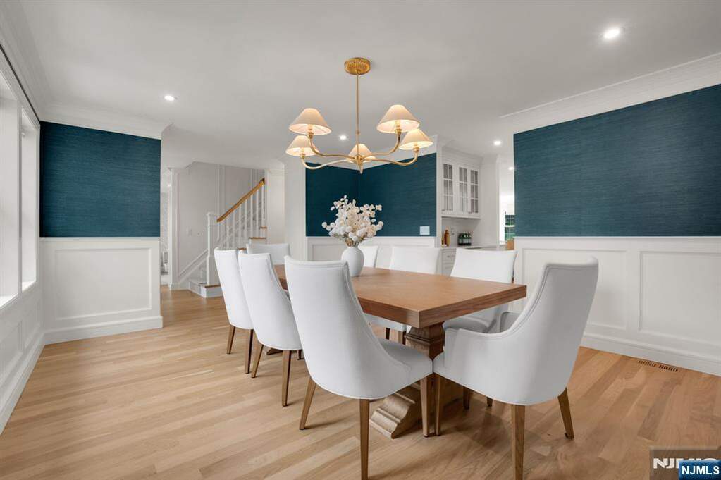5 Bedroom Single Family Home/House's Image 13