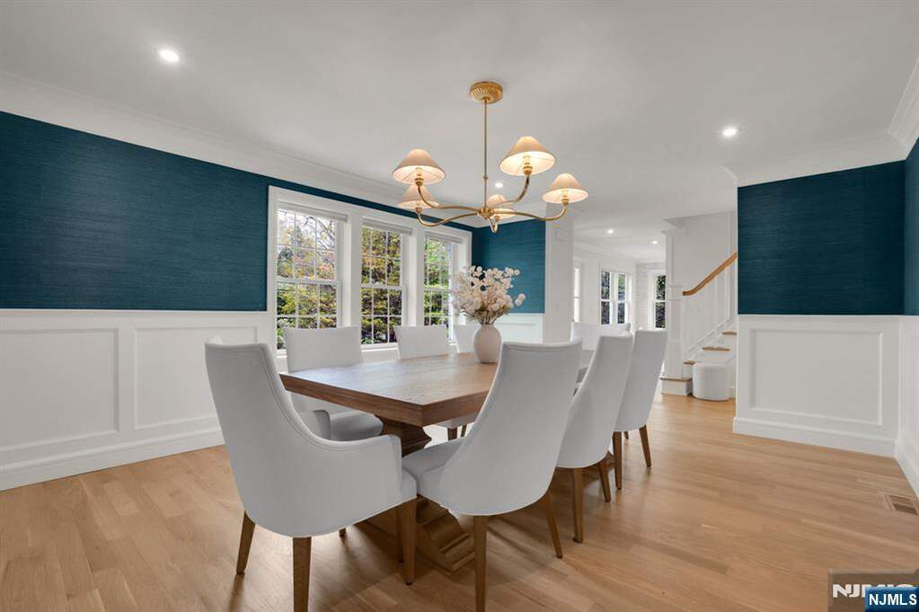 5 Bedroom Single Family Home/House's Image 15
