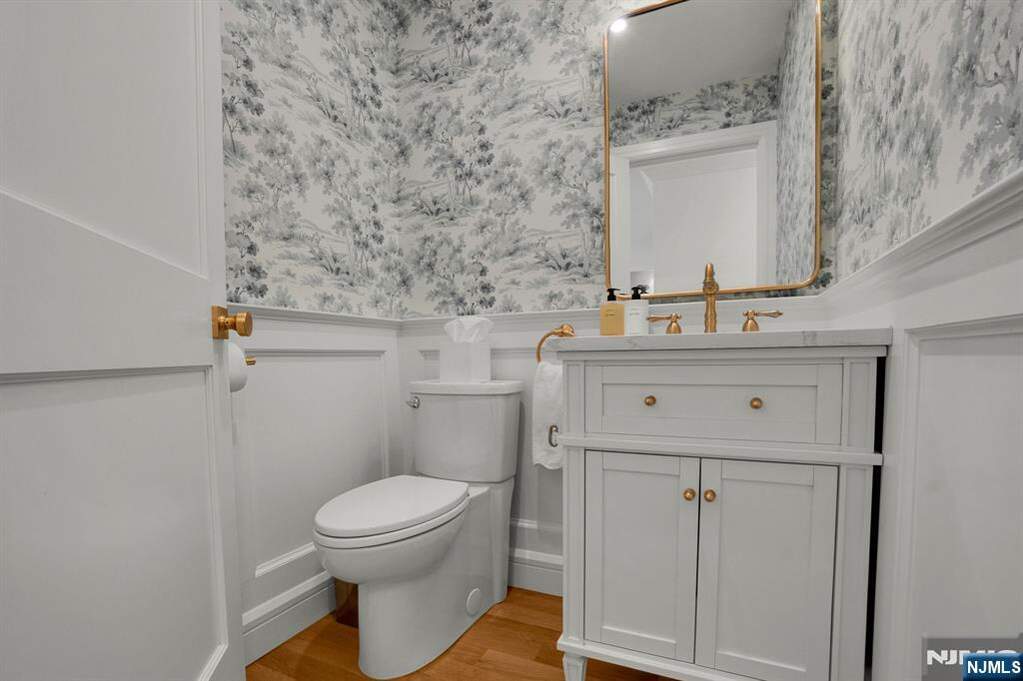 5 Bedroom Single Family Home/House's Image 20