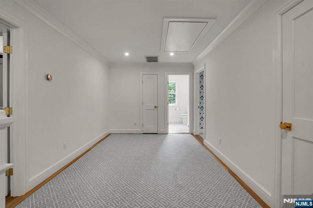 5 Bedroom Single Family Home/House's Image 35