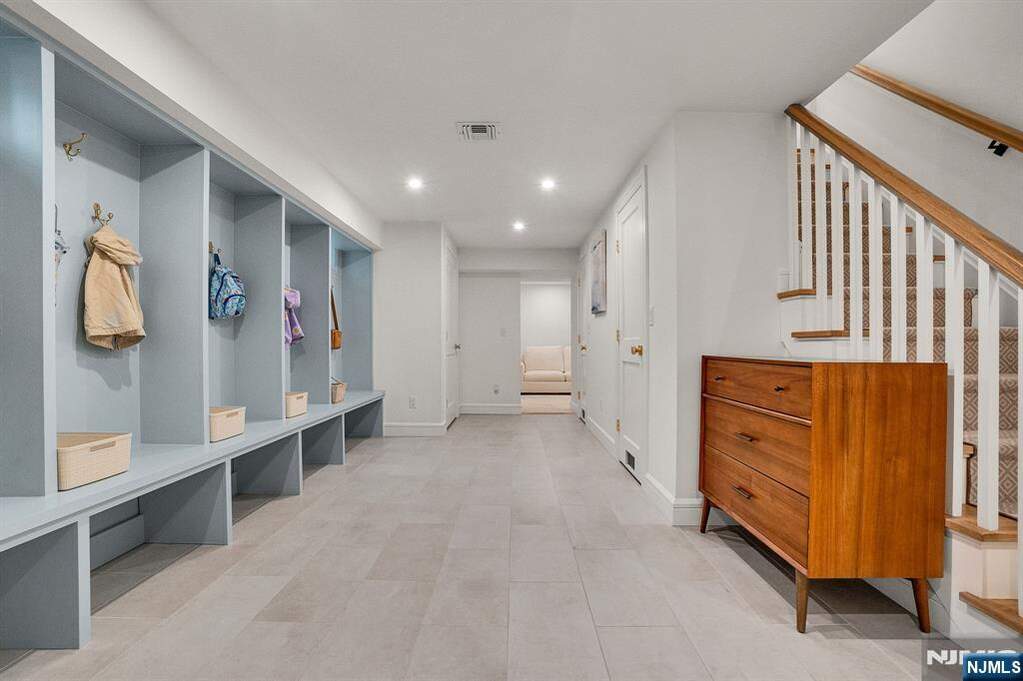5 Bedroom Single Family Home/House's Image 41