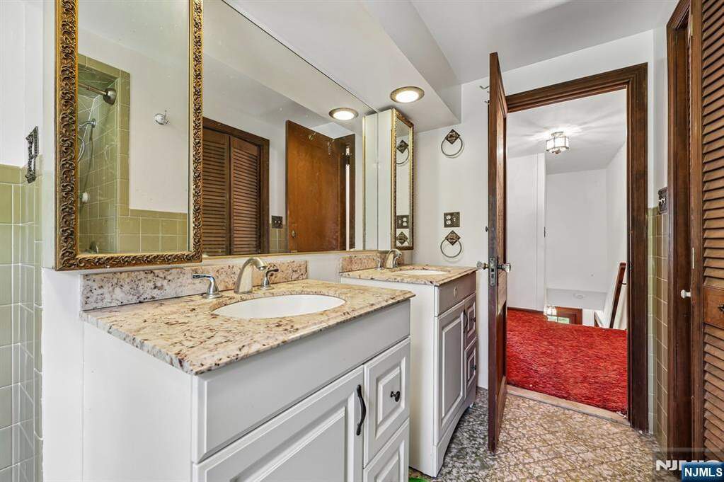 4 Bedroom Single Family Home/House's Image 11
