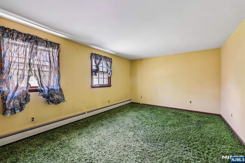 4 Bedroom Single Family Home/House's Image 14