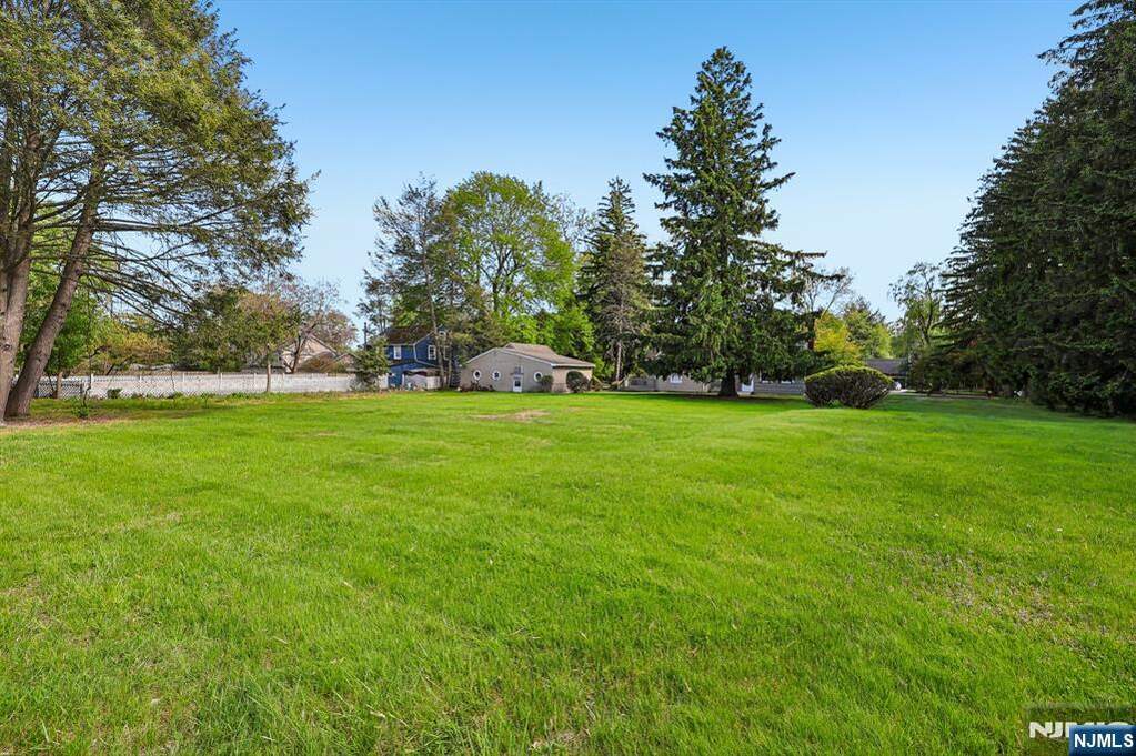 4 Bedroom Single Family Home/House's Image 20