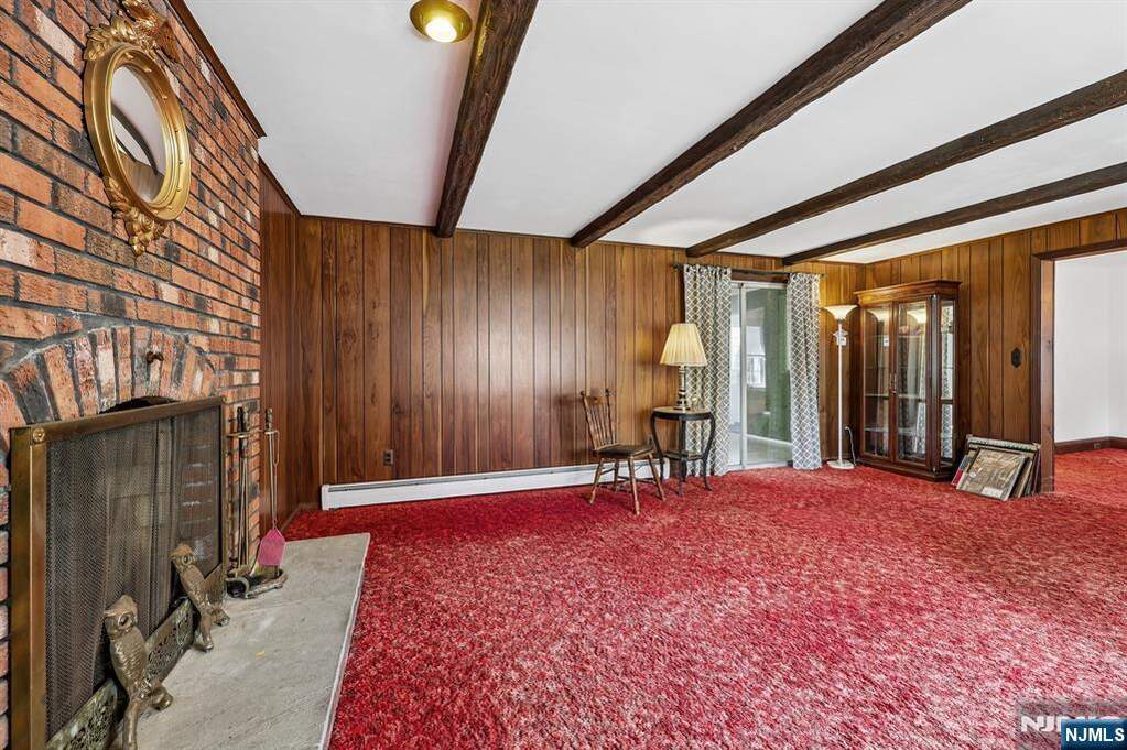 4 Bedroom Single Family Home/House's Image 3