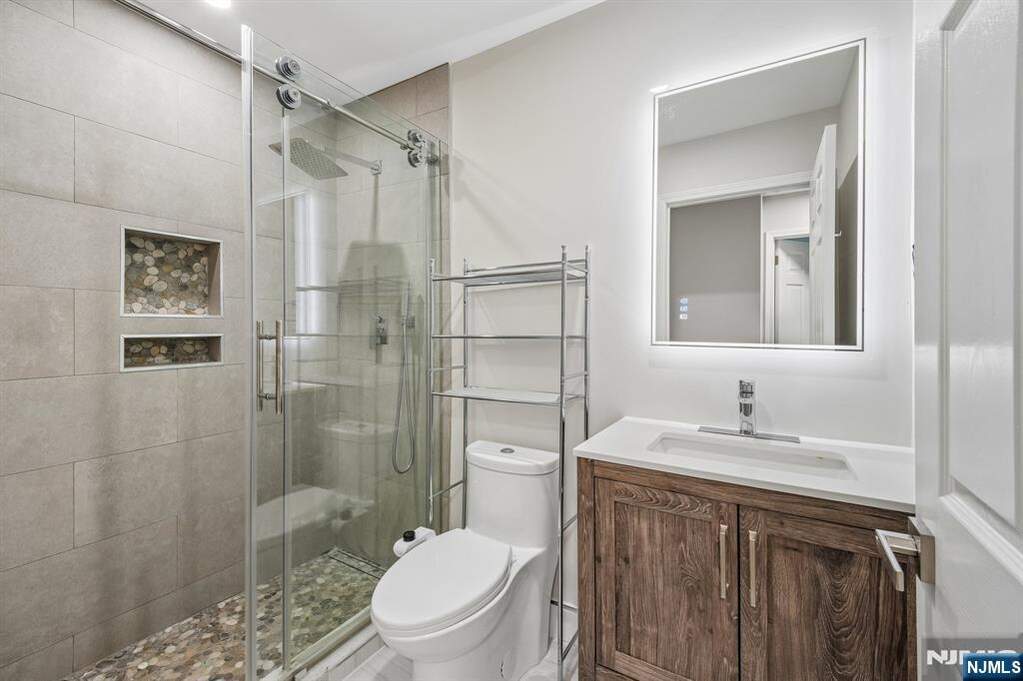 2 Bedroom Villa/Townhouse's Image 22